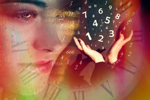 Qu'est-ce que la numérologie?: Foto: © Dzhulbee / shutterstock / #1511661947